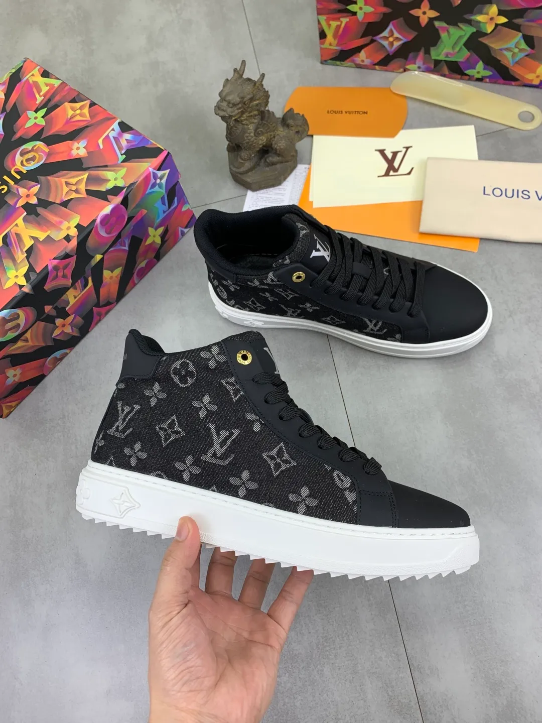 Men's men's shoes 💰P560💰[New model]🆘High-quality cowhide [Louis Vuitton]LV official website latest model🎁casual fashion high-top men's shoes👟hot style💥simple and elegant style, exclusive for trendy men. Unique official website latest brand elements👑original decoration, fashionable and generous, the fabric is made of original denim➕comfortable and breathable mesh lining➕cow leather feet ✅The official website specifies wear-resistant casual outsole, the classic model is taken in real life🎬Color: 4️⃣colors available😍Number of codes: 38-44 Full set of packaging